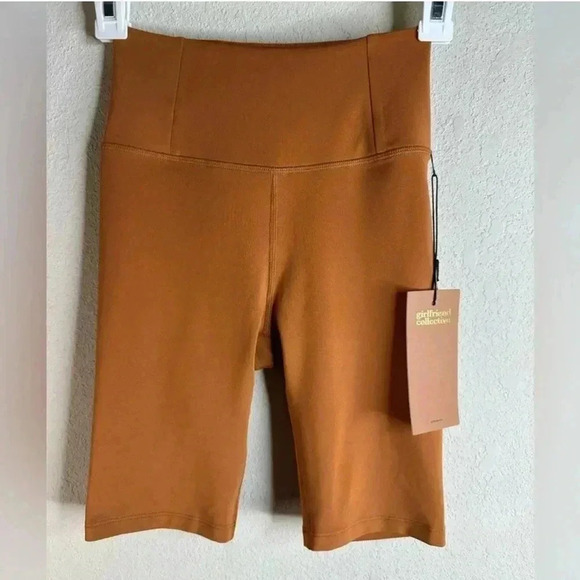 Girlfriend Collective's high-rise bike shorts size Extra small - Picture 1 of 3